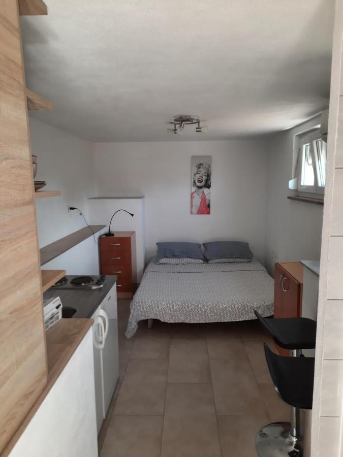 Soba Sanja Apartment Pula Luaran gambar